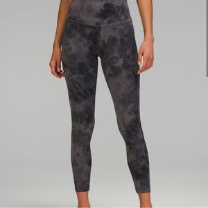 never worn lululemon diamond graphite leggings